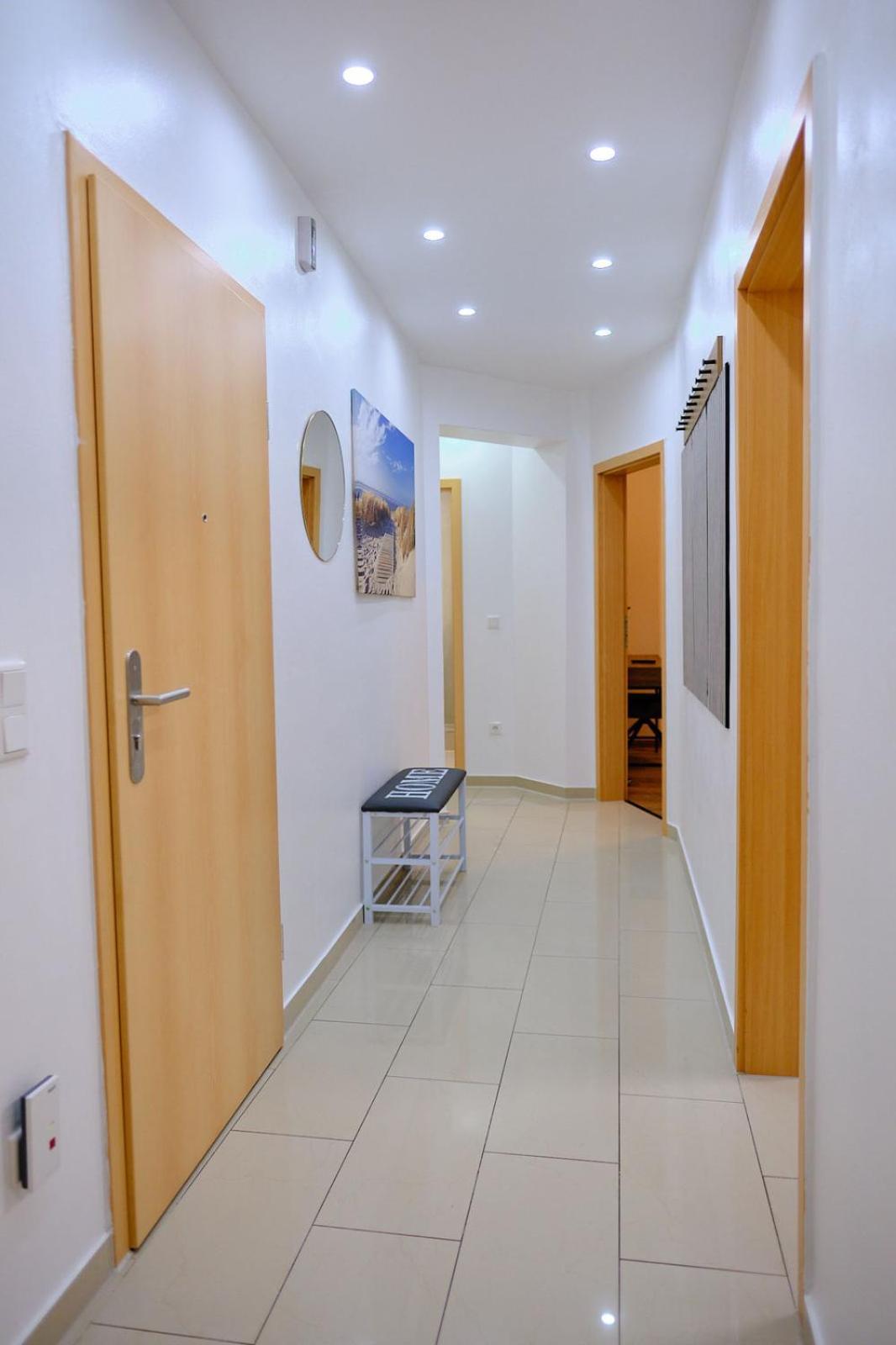 Primetime Suite Fuer 8+Kueche/Wifi Essen Extérieur photo
